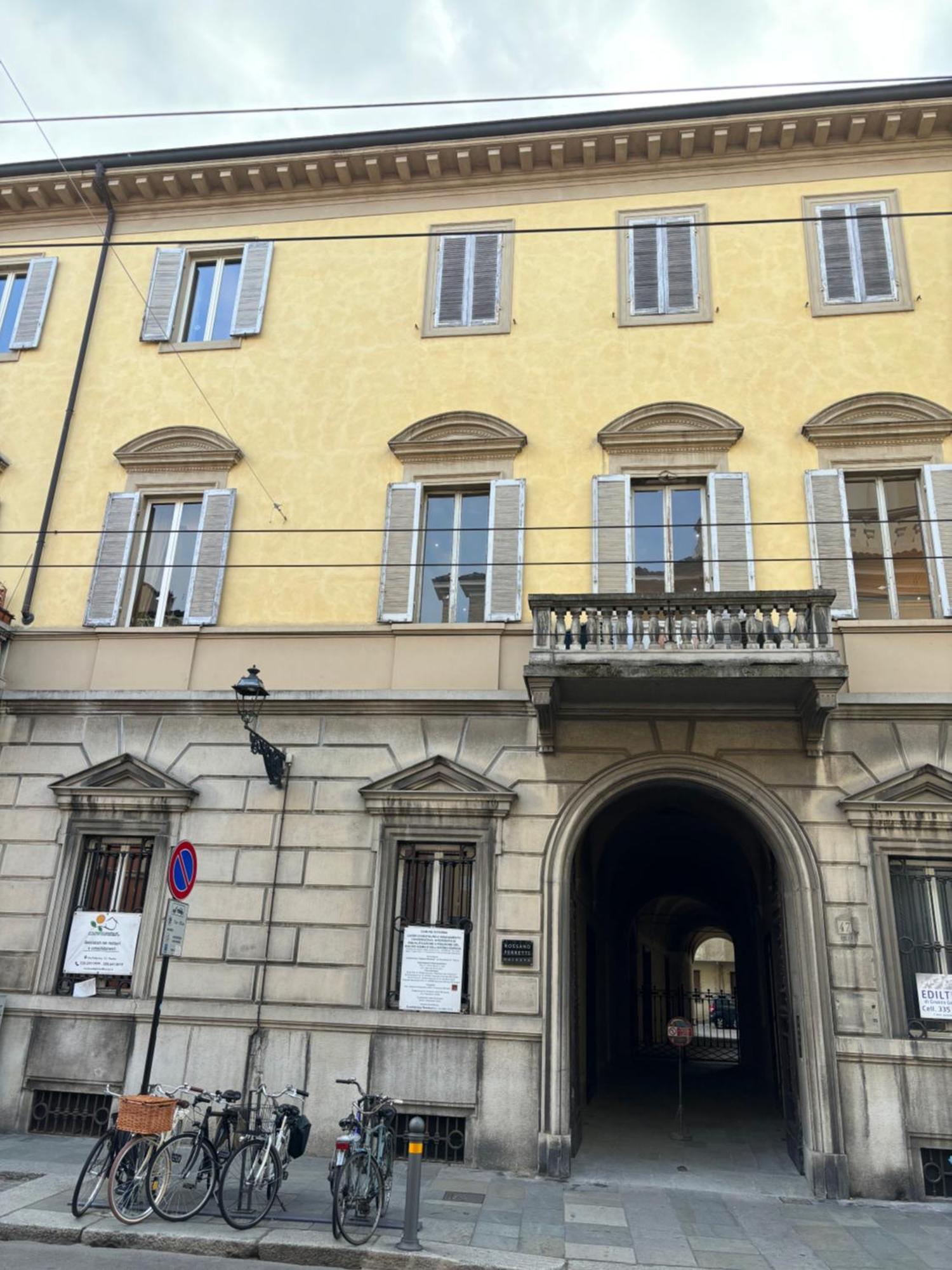 Appartamento L'Antica Colonna, In Centro Storico Parma Exterior photo